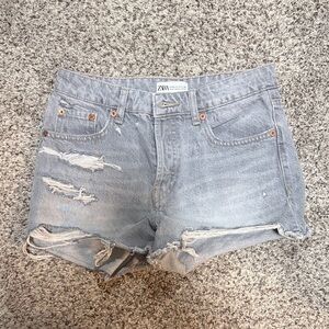 Zara Women's Light Gray Ripped Jean Shorts